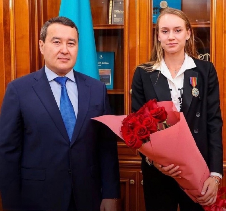 前在国际赛 前在国际赛