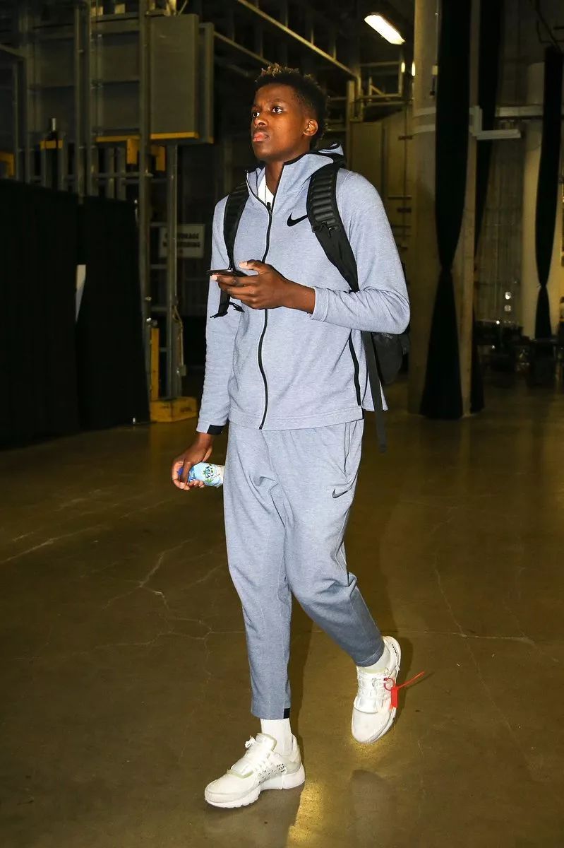 自事实而非 自事实而非